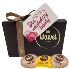 Kartonik z pralinami i bilecikiem Dla Najsłodszej Kobiety 500g